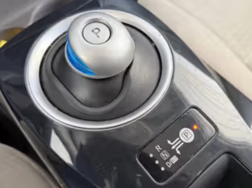 2012 Nissan LEAF SL - Photo 15